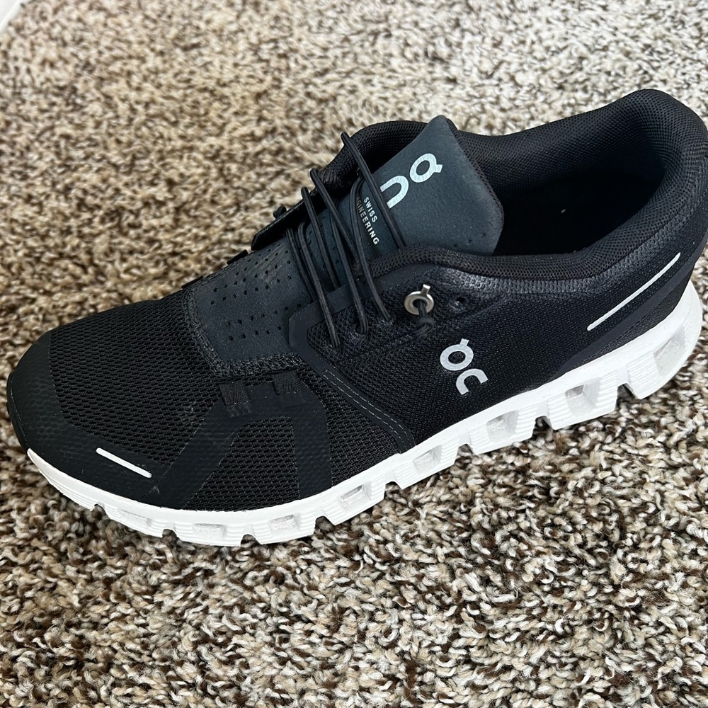 ON CLOUD 5 WOMENS SNEAKERS black 8.5 BFPM-12-192